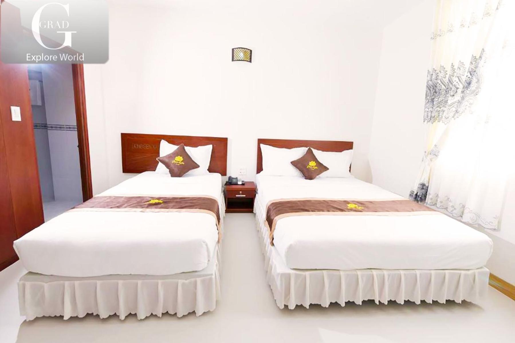 Bong Sen Xanh Hotel Cao Lanh Bagian luar foto
